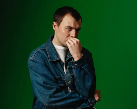 เฟรดดี เมเรดิธ จากบาร์เทนเดอร์สู่นักแสดง SNL UK ซีซั่น 2